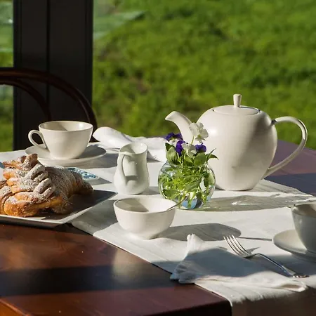 Cascina Canee Bed & Breakfast Angera