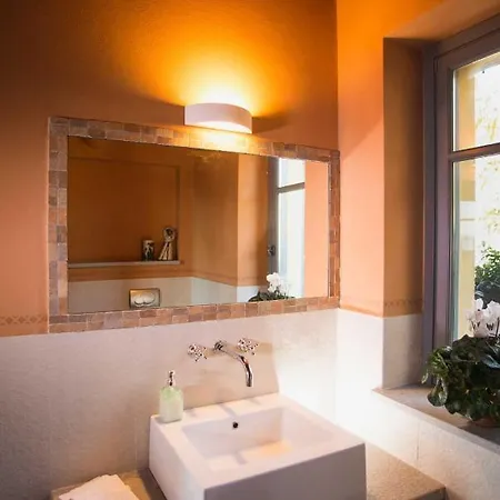 Cascina Canée Couette-café Angera