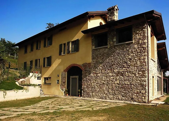 Cascina Canee Bed & Breakfast Angera
